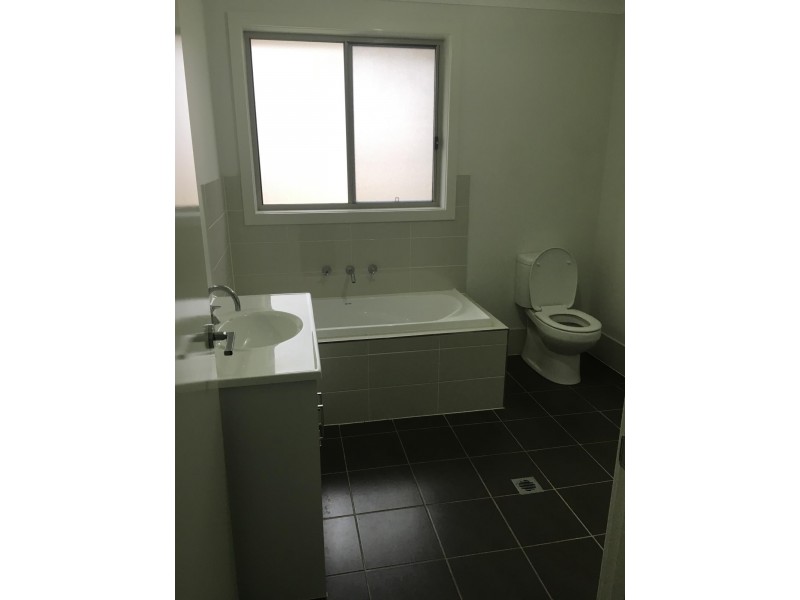 5 Avisford Street, Fairfield NSW 2165