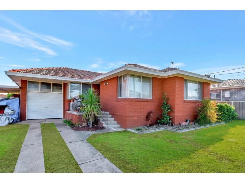 16 Tyrell Crescent, Fairfield West NSW 2165