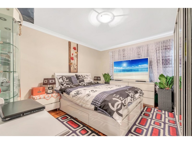 16 Tyrell Crescent, Fairfield West NSW 2165