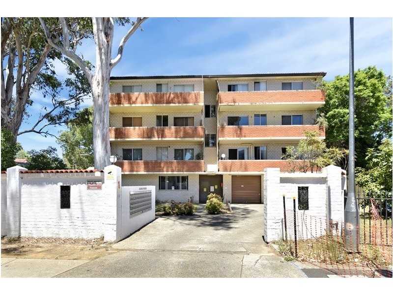 11/1 Waterside Crescent, Carramar NSW 2163