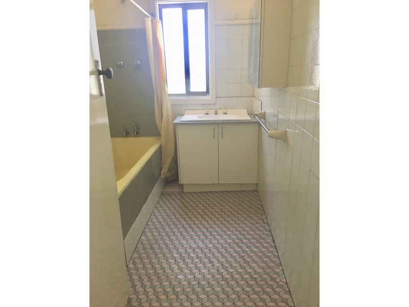 12 Dale Avenue, Liverpool NSW 2170