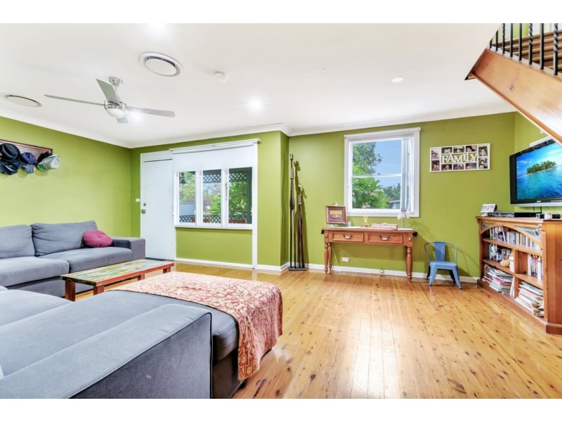 32 Dampier Crescent, Fairfield West NSW 2165