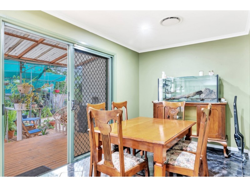 32 Dampier Crescent, Fairfield West NSW 2165