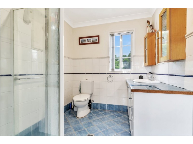 32 Dampier Crescent, Fairfield West NSW 2165