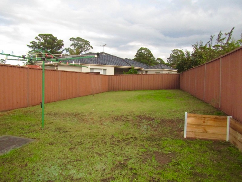 2/124 Whitford Road, Hinchinbrook NSW 2168