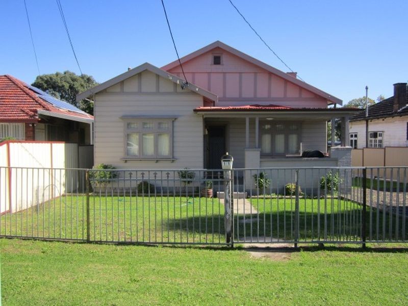 11a Orchard Road, Fairfield NSW 2165