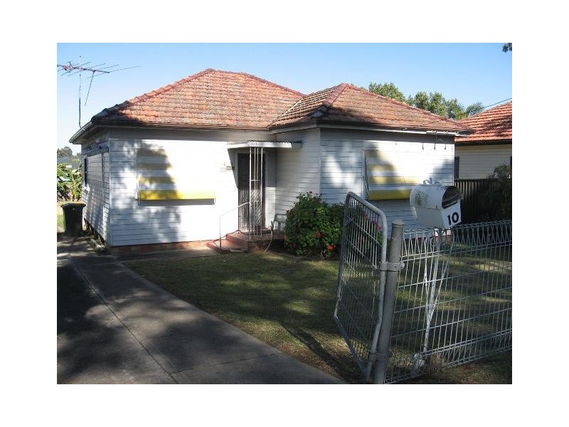 10 Lowana Avenue, Merrylands NSW 2160