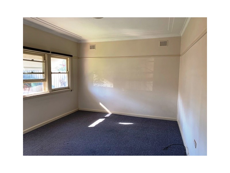 10 Lowana Avenue, Merrylands NSW 2160