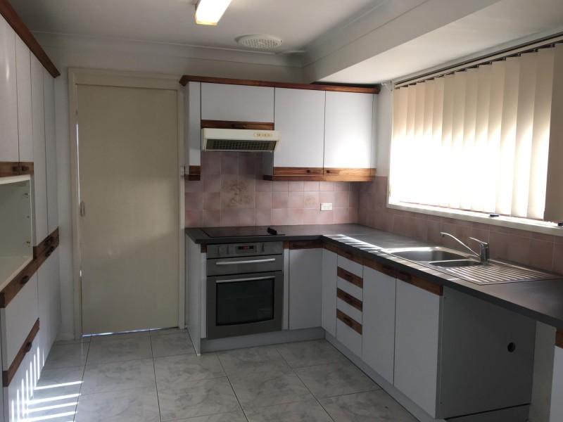 3 Eagle Place, St Johns Park NSW 2176