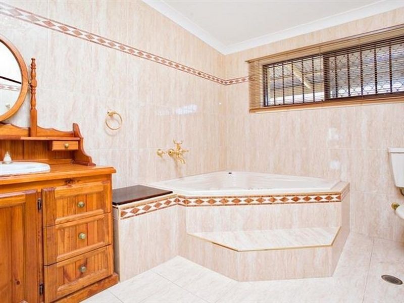 2/4 Mount Vernon Road, Mount Vernon NSW 2178