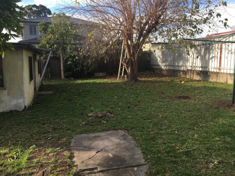 4 Gardiner Crescent, Fairfield West NSW 2165
