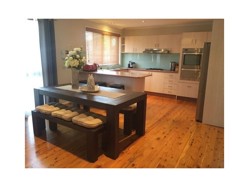 2 Lachlan Street, Bossley Park NSW 2176