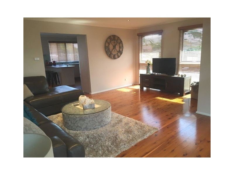 2 Lachlan Street, Bossley Park NSW 2176