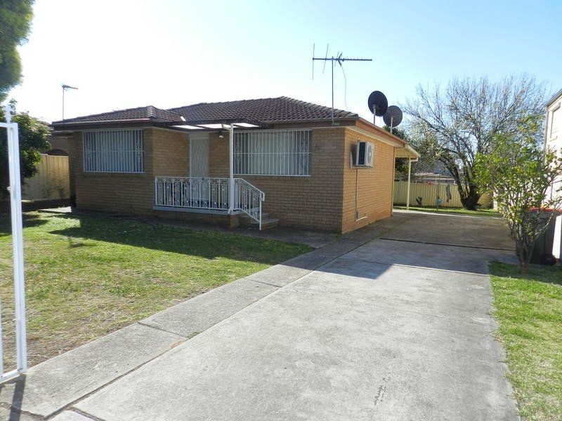 31 Cheyenne Road, Greenfield Park NSW 2176