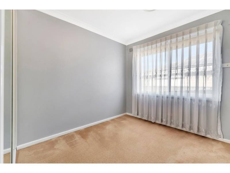 15 Corona Road, Fairfield West NSW 2165