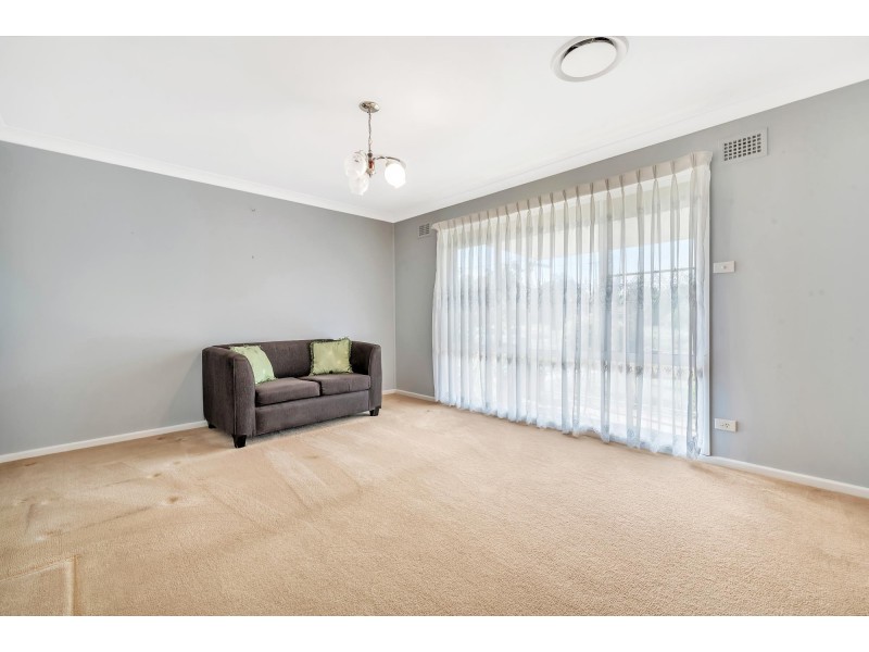 15 Corona Road, Fairfield West NSW 2165