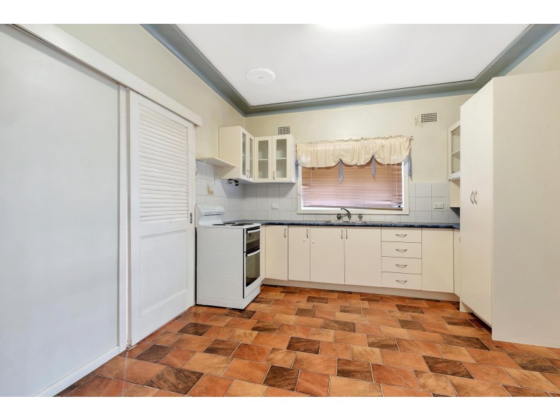 8 Mitchell Street, South Penrith NSW 2750