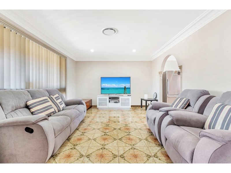 33 Greenfield Road, Greenfield Park NSW 2176