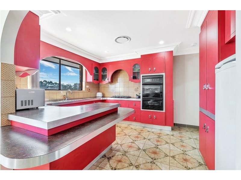 33 Greenfield Road, Greenfield Park NSW 2176