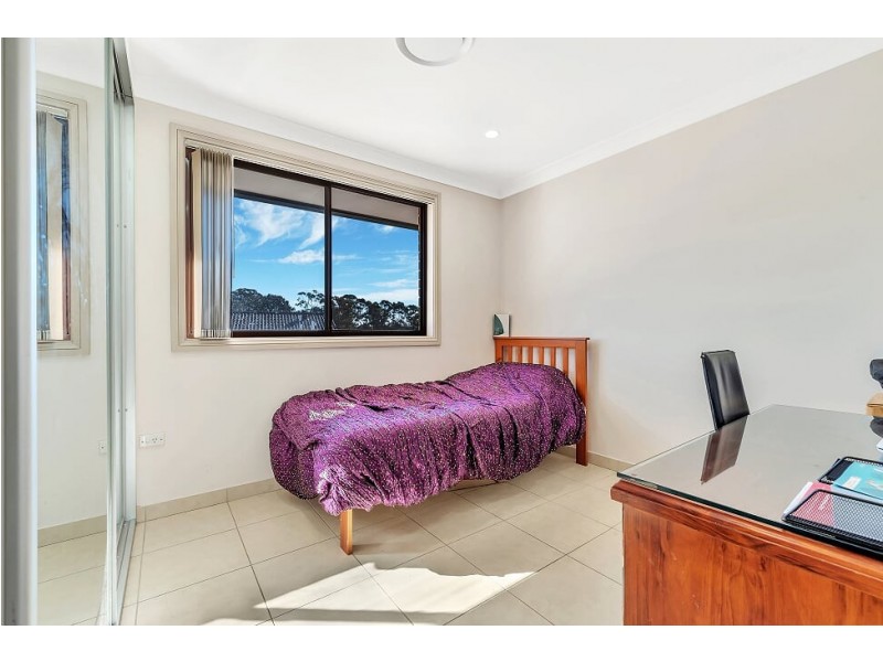 33 Greenfield Road, Greenfield Park NSW 2176