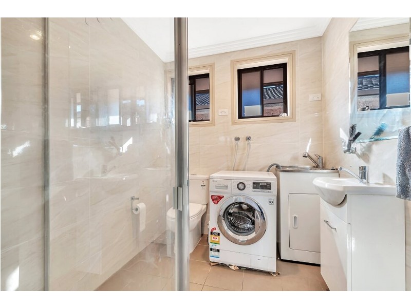 33 Greenfield Road, Greenfield Park NSW 2176