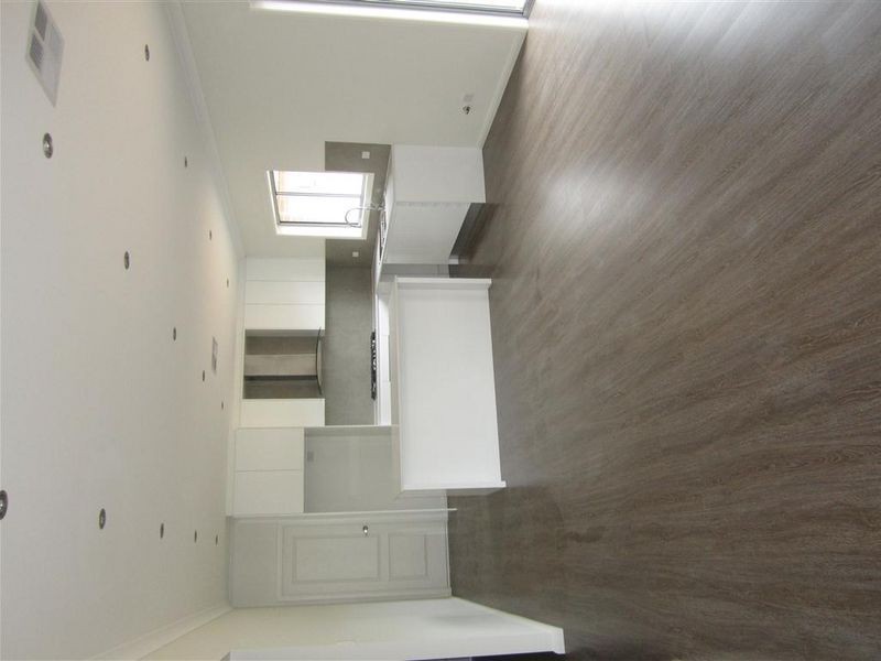 2 Lores Street, Middleton Grange NSW 2171