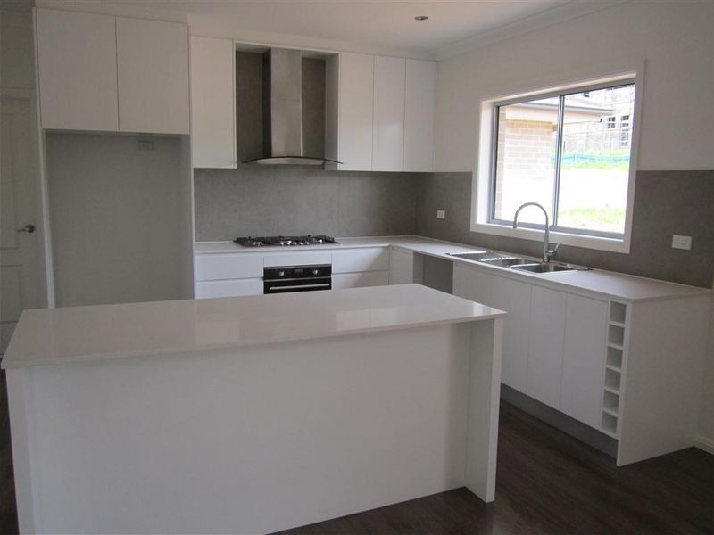 2 Lores Street,, Middleton Grange NSW 2171