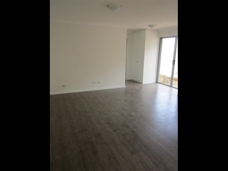 2 Lores Street,, Middleton Grange NSW 2171