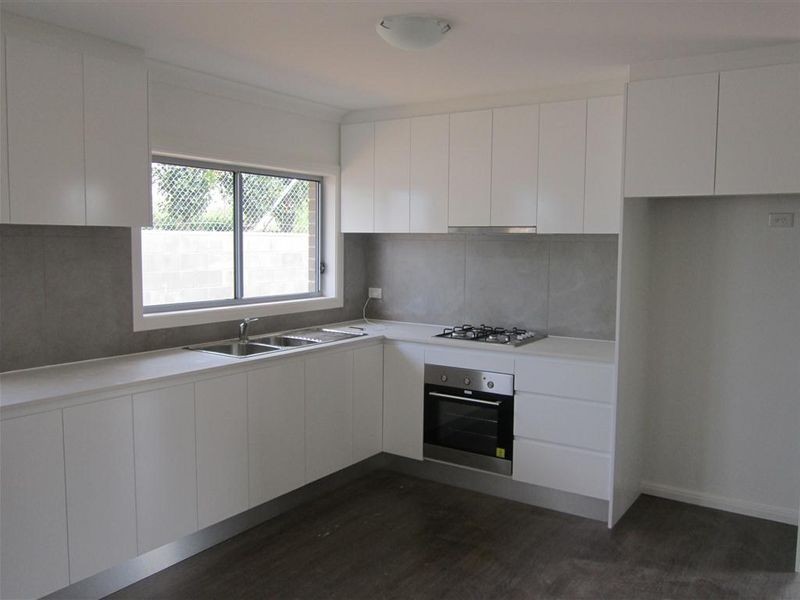 2 Lores Street,, Middleton Grange NSW 2171