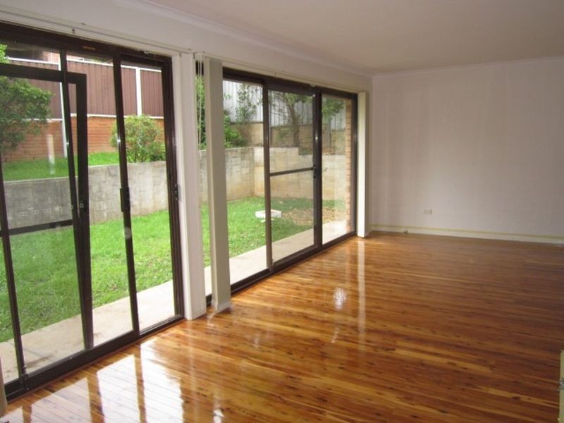 8 Manna Place, Bossley Park NSW 2176