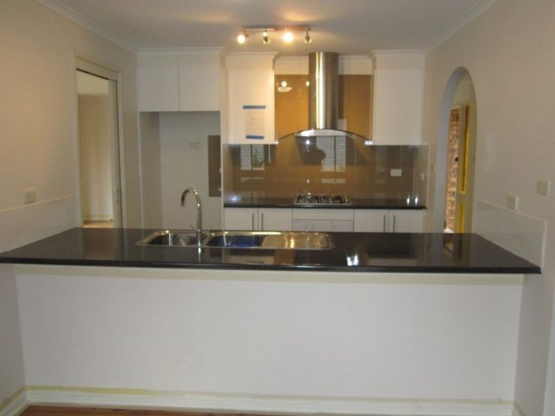 8 Manna Place, Bossley Park NSW 2176