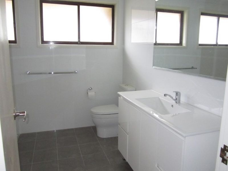 8 Manna Place, Bossley Park NSW 2176