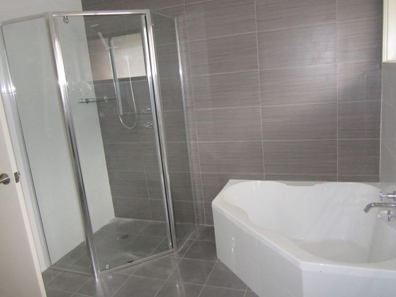 8 Manna Place, Bossley Park NSW 2176