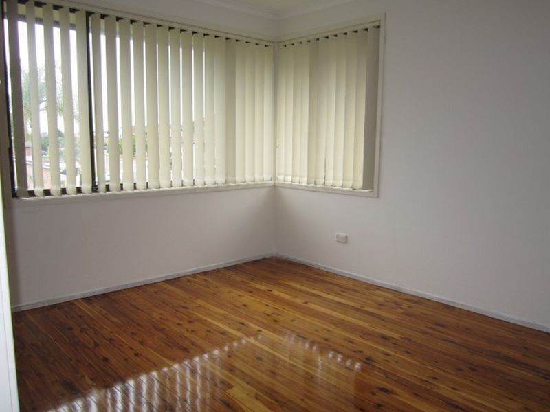 8 Manna Place, Bossley Park NSW 2176