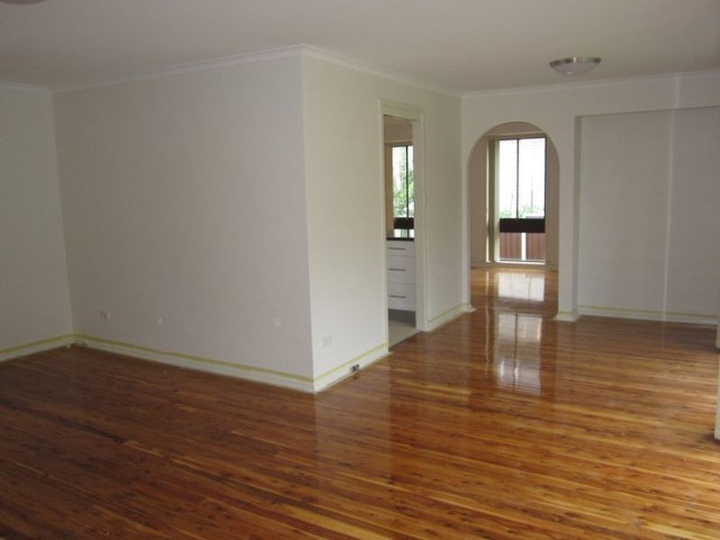 8 Manna Place, Bossley Park NSW 2176