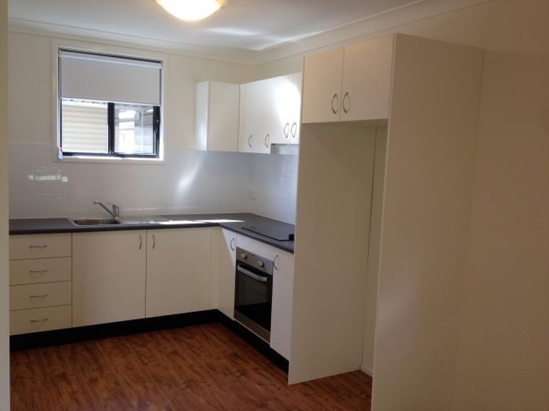 16a Dampier Cres, Fairfield West NSW 2165