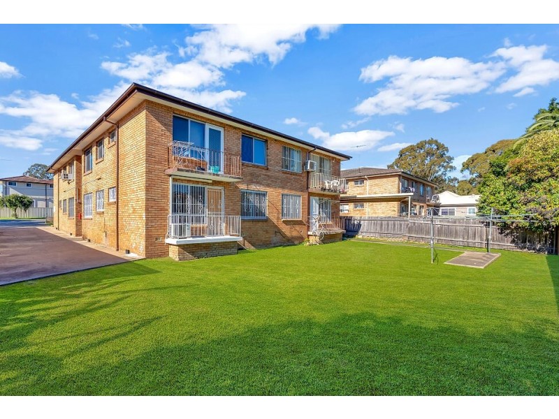 1/5 Ronald Street, Carramar NSW 2163
