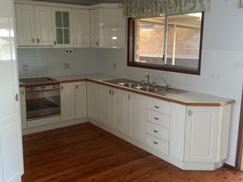 Edensor Park NSW 2176