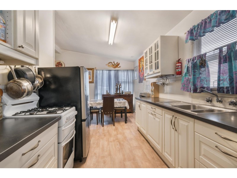 33 Chadwick Crescent, Fairfield West NSW 2165