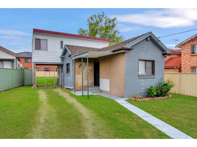 8A Brenan Street, Smithfield NSW 2164