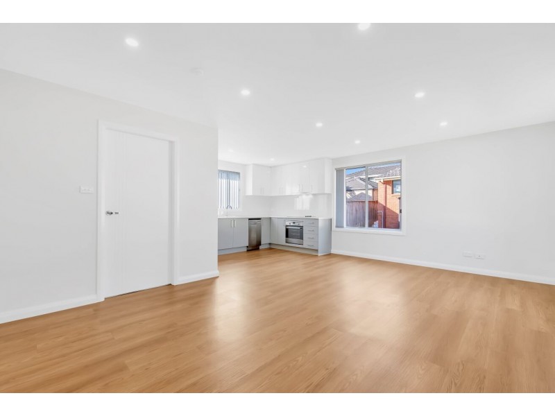 13B Slender Avenue, Smithfield NSW 2164