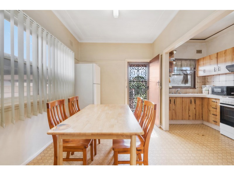 9 Rossiter Street, Smithfield NSW 2164