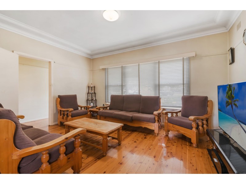 9 Rossiter Street, Smithfield NSW 2164