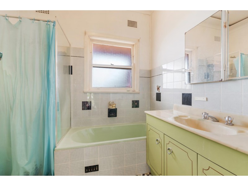 9 Rossiter Street, Smithfield NSW 2164