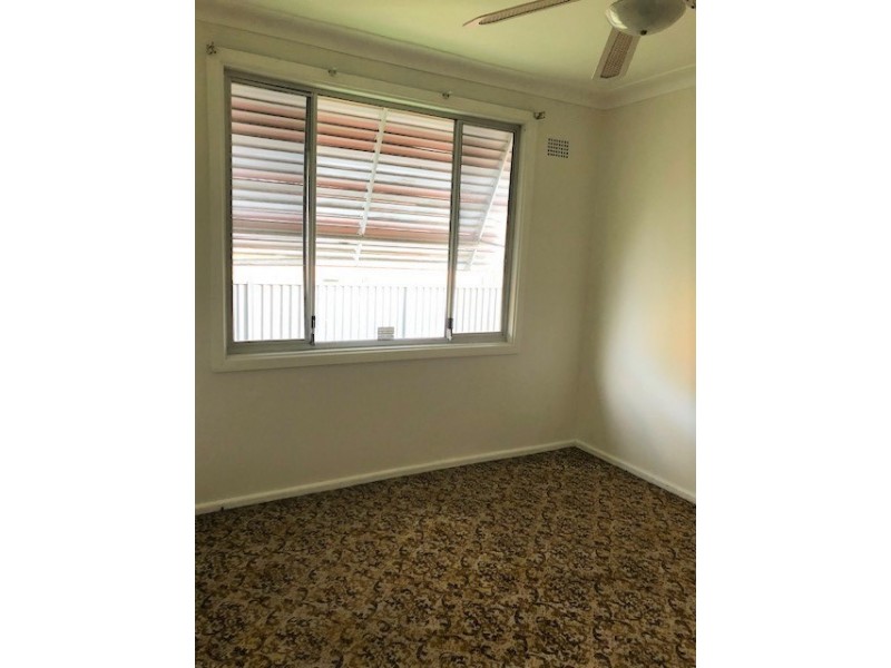 33 Neerini Street, Smithfield NSW 2164