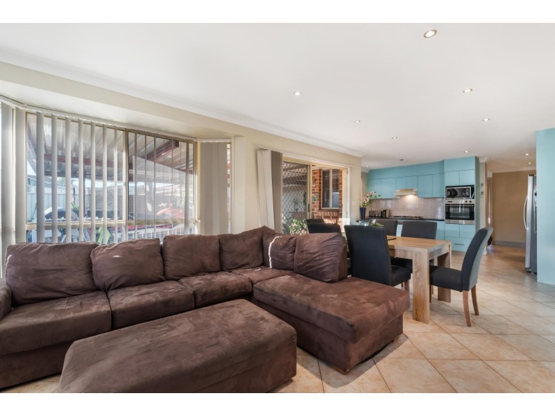 106 Pacific Palms CCT, Hoxton Park NSW 2171