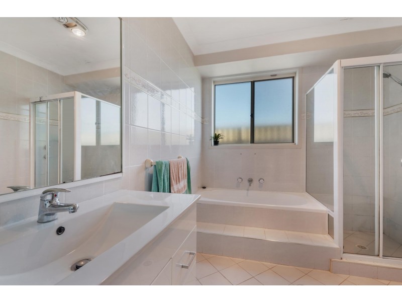 106 Pacific Palms CCT, Hoxton Park NSW 2171