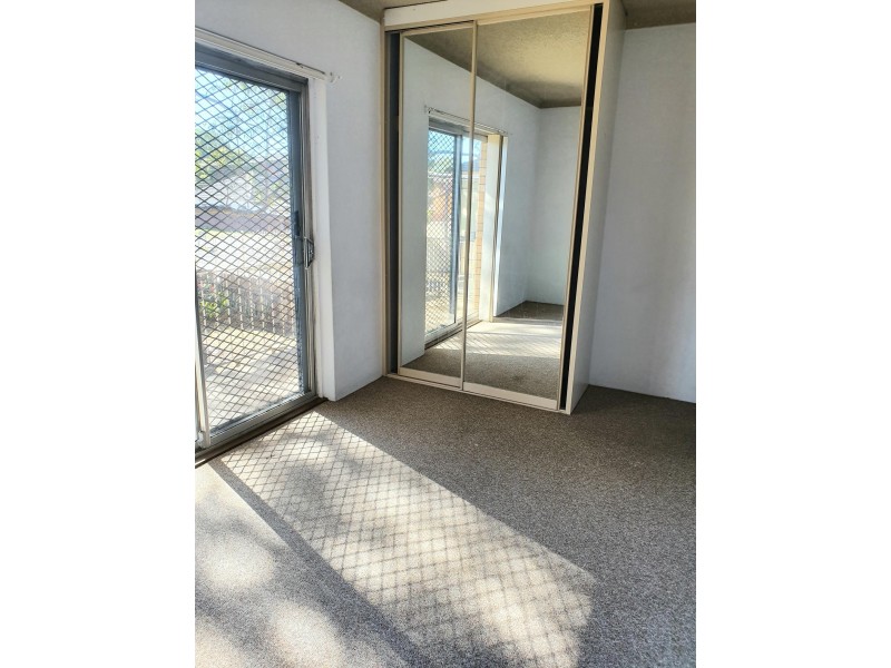 1/33 Carramar Avenue, Carramar NSW 2163