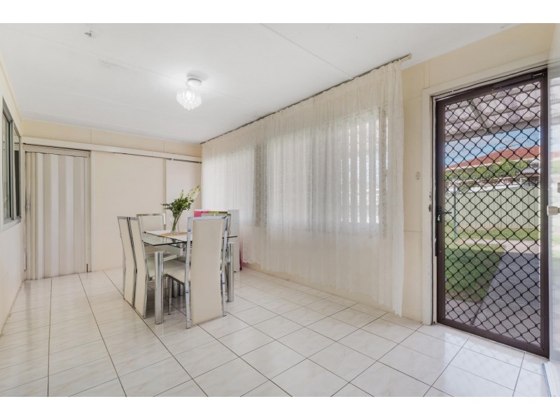 27 Flinders Street, Fairfield West NSW 2165