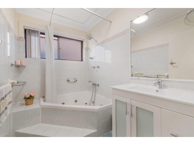 27 Flinders Street, Fairfield West NSW 2165